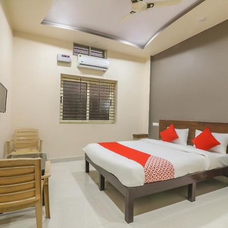 Oyo 64632 Laxmi Palace Hotel Hospet Ngoại thất bức ảnh