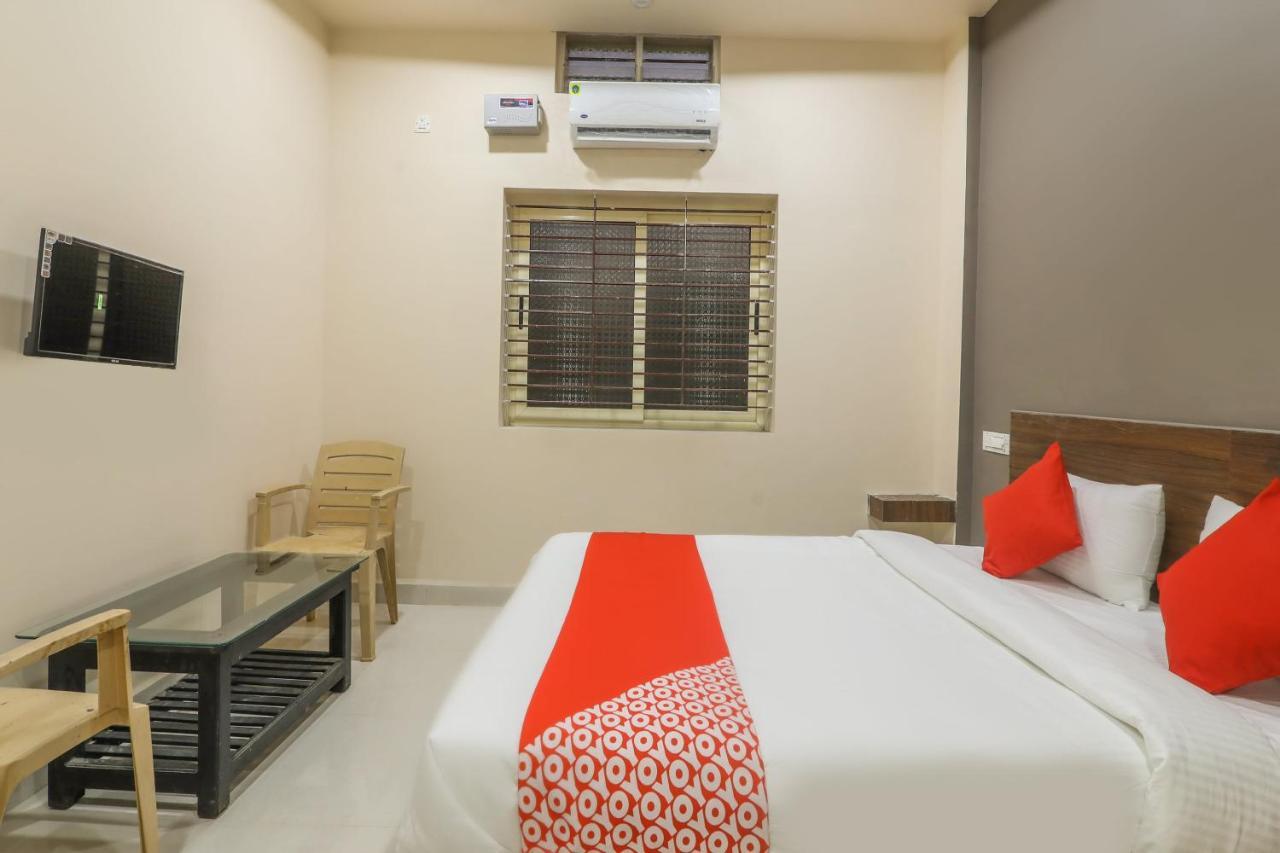 Oyo 64632 Laxmi Palace Hotel Hospet Ngoại thất bức ảnh