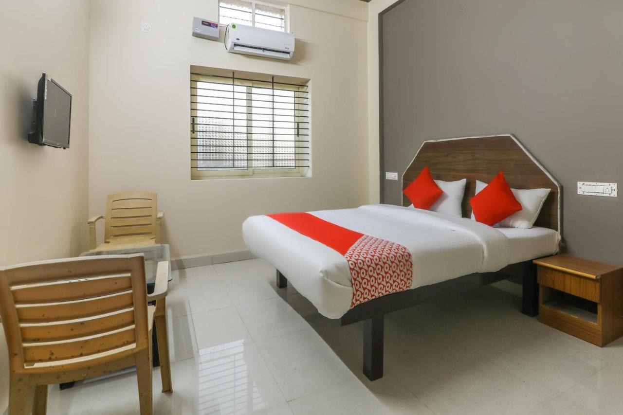 Oyo 64632 Laxmi Palace Hotel Hospet Ngoại thất bức ảnh
