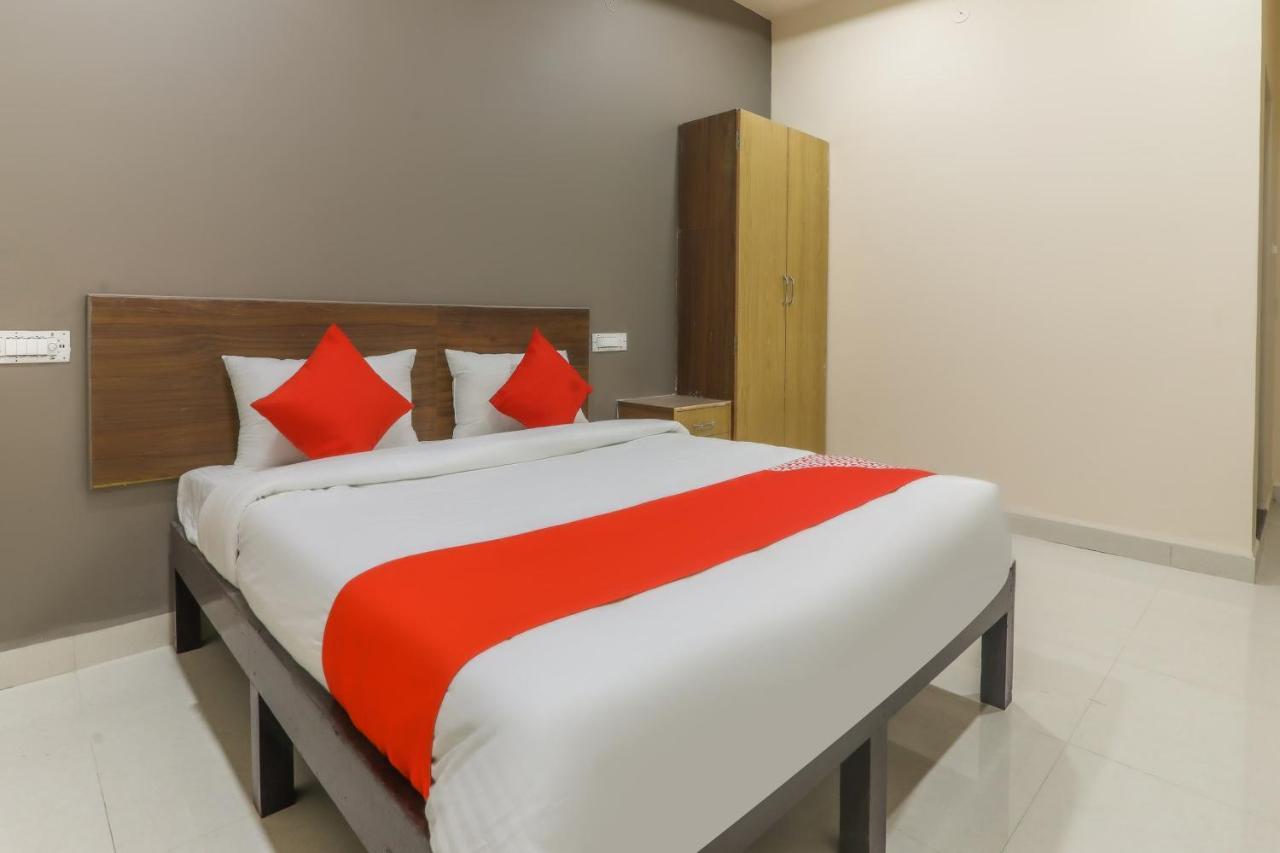 Oyo 64632 Laxmi Palace Hotel Hospet Ngoại thất bức ảnh