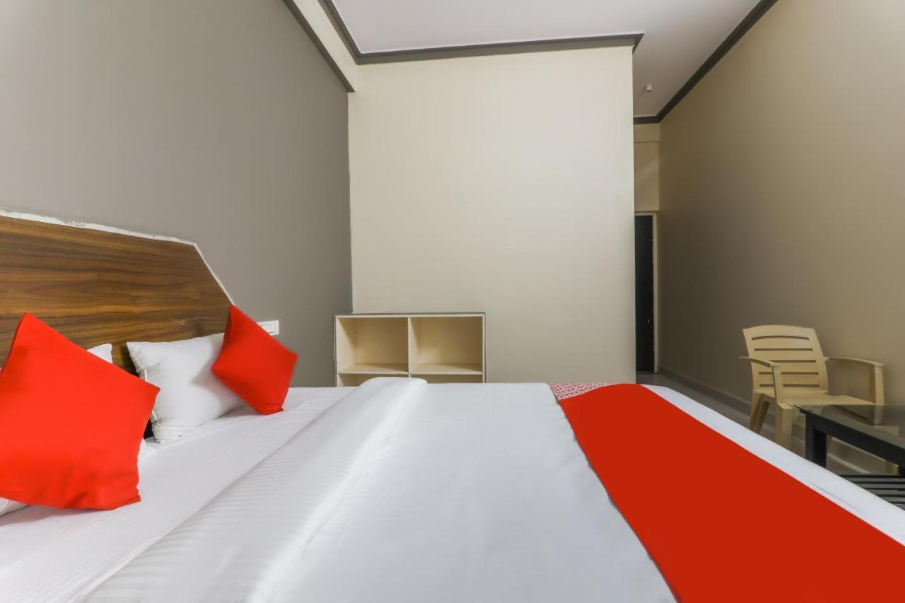 Oyo 64632 Laxmi Palace Hotel Hospet Ngoại thất bức ảnh